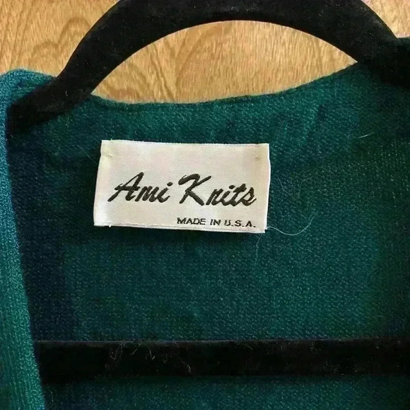 Vintage Ami Knits Dark Green Button Cardigan With Front Pockets - Picture 3 of 6